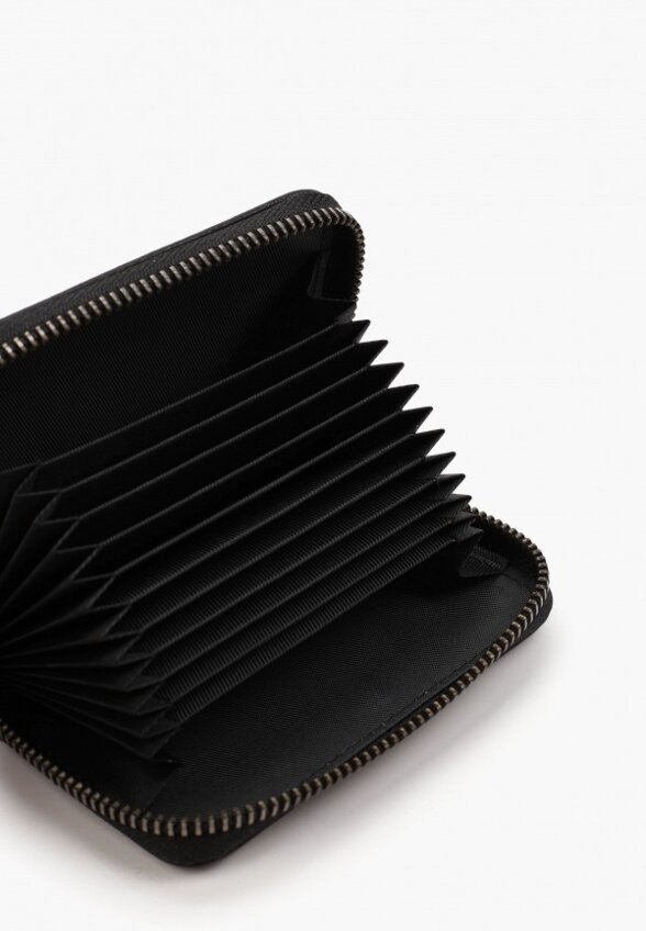 Кредитница Roberto Jordiani