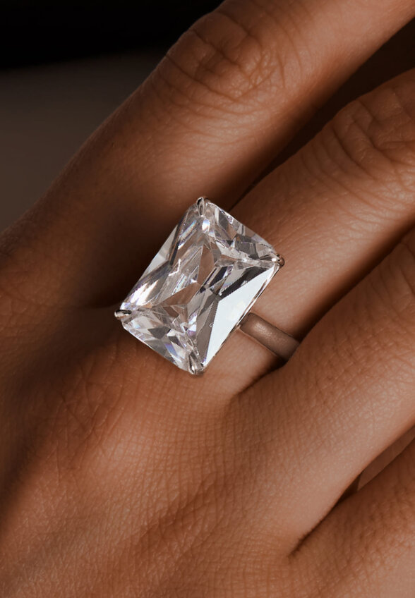 Коктейльное кольцо из серебра с фианитом Октагон MIE