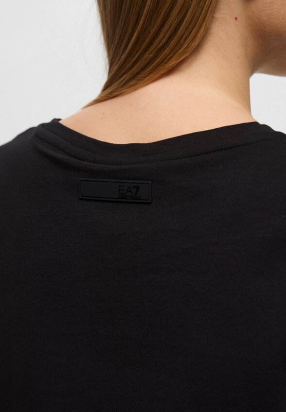 Футболка EA7