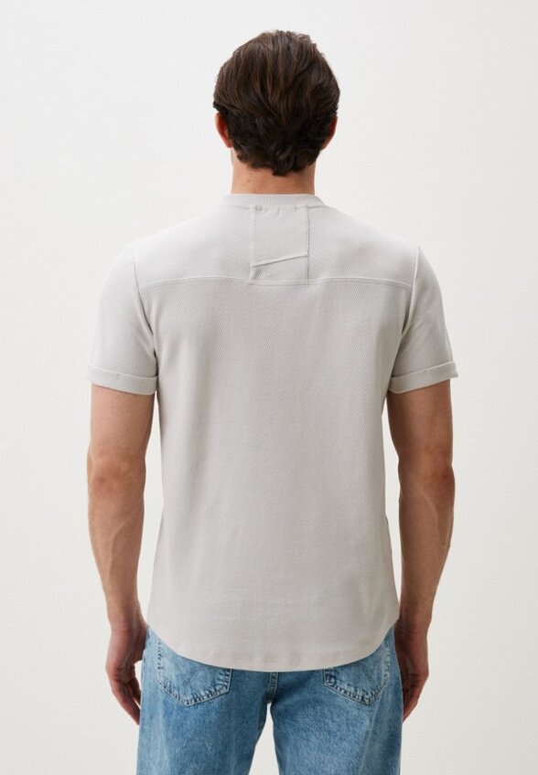 Футболка Colin's