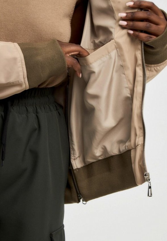 Бомбер Noele Boutique