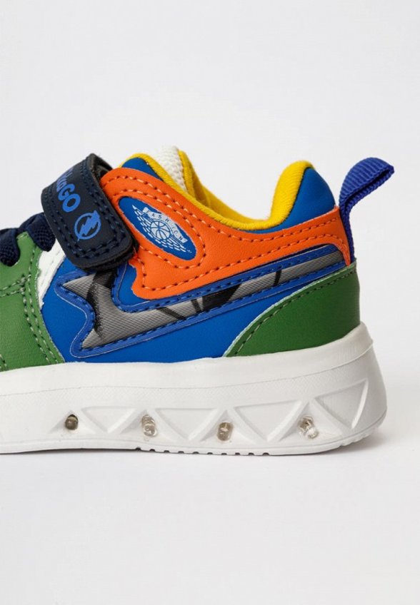 Кроссовки Tikkago