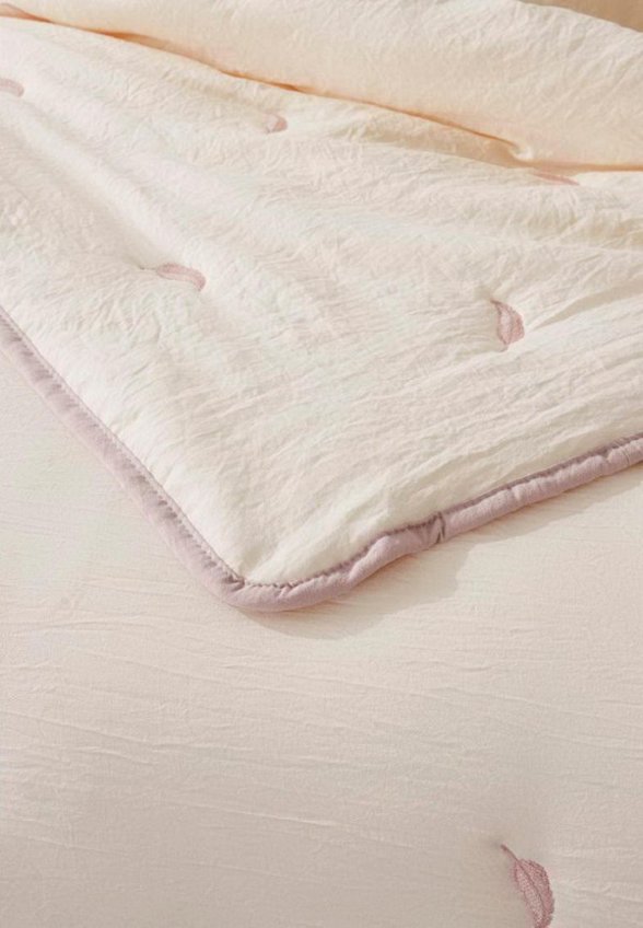 Комплект с покрывалом Sofi De Marko