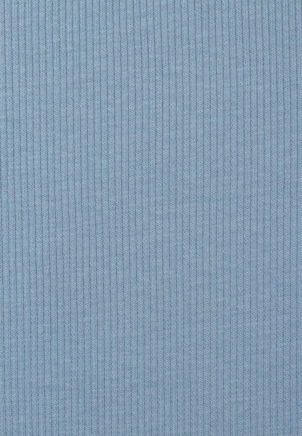 Майка Апрель