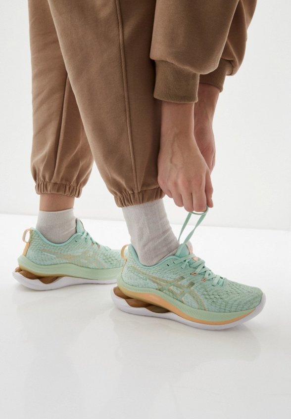 Кроссовки ASICS