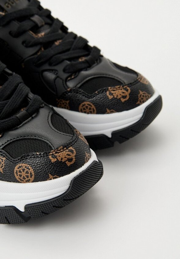 Кроссовки Guess