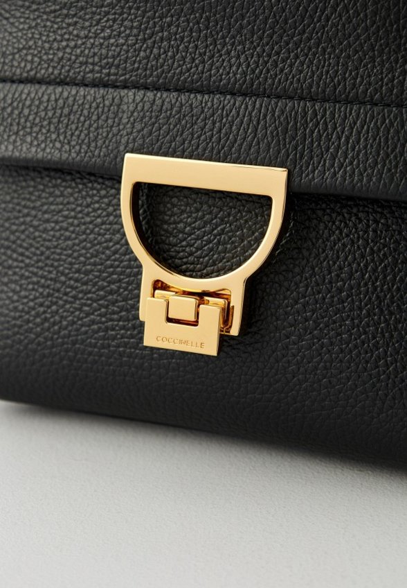 Сумка Coccinelle