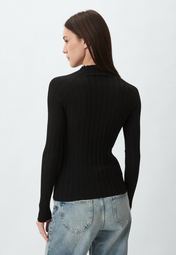 Водолазка Mango