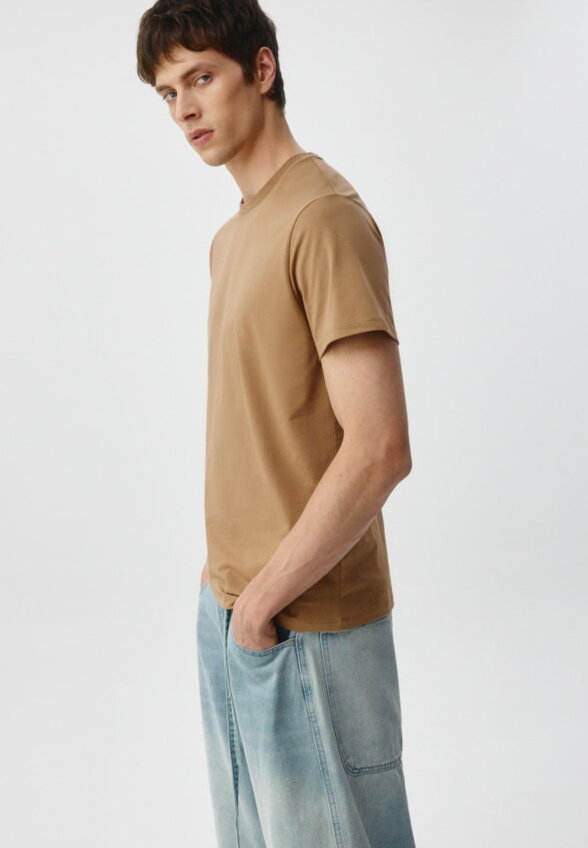 Футболка ADAM SLIM FIT базовая