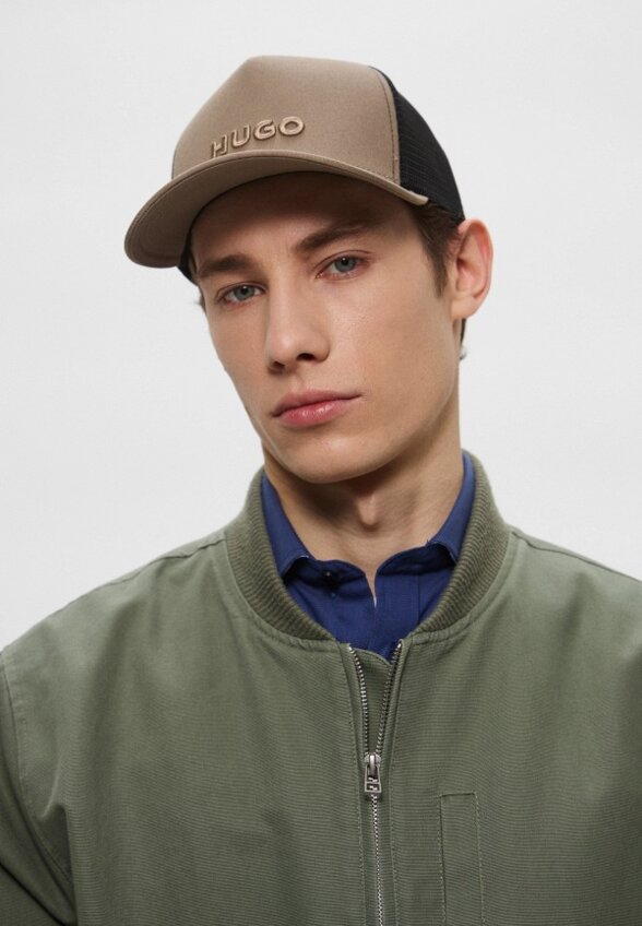 Бейсболка Hugo
