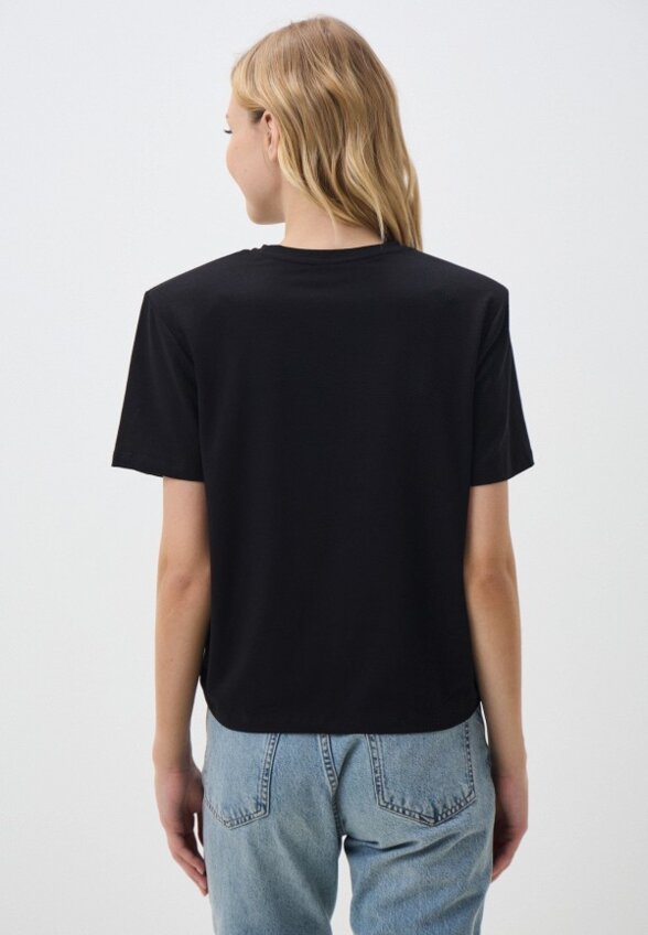 Футболка And Yet.