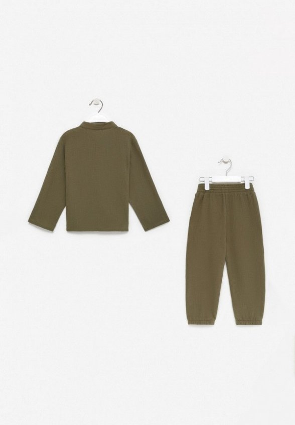 Рубашка и брюки Kaftan