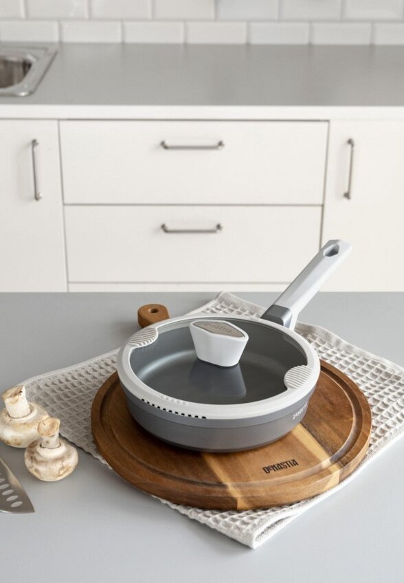 Сковорода DeNastia