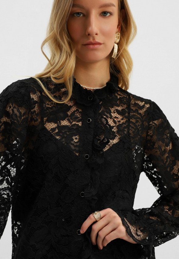 Блуза Lilly Bennet