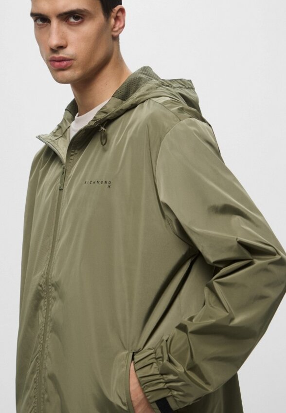 Ветровка John Richmond