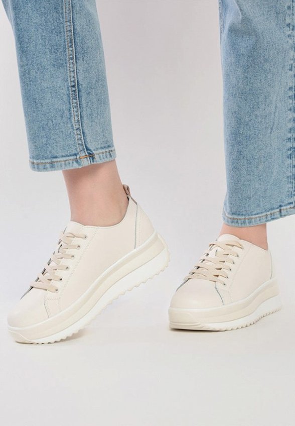 Кроссовки Gut