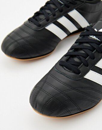 Кроссовки adidas Originals женщинам