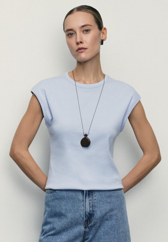 Футболка Zarina