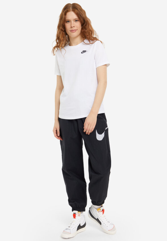 Футболка женская Nike Club Essentials, Белый