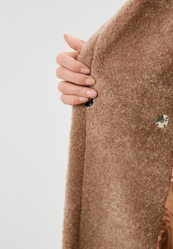 Пальто меховое To Be One