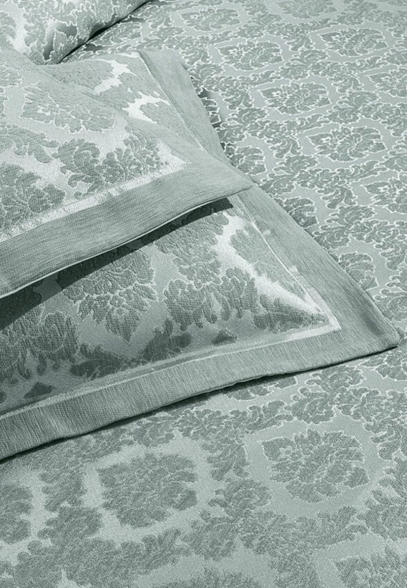 Комплект с покрывалом Karna