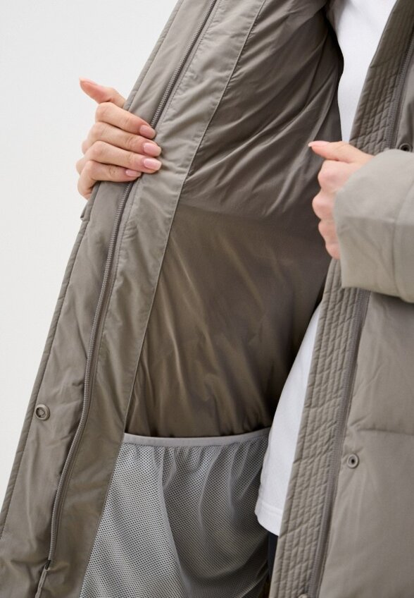 Пуховик Helly Hansen