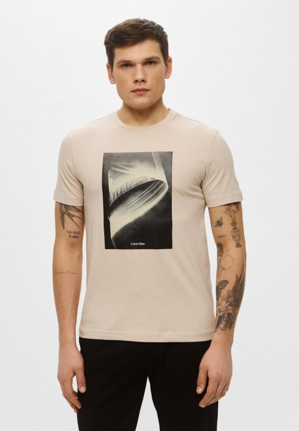 Футболка Calvin Klein