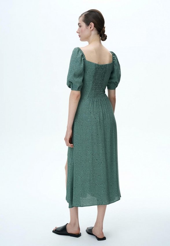 Платье Brusnika