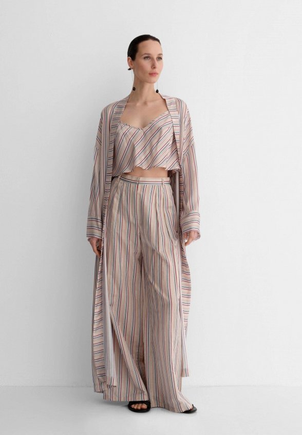 Накидка Laroom