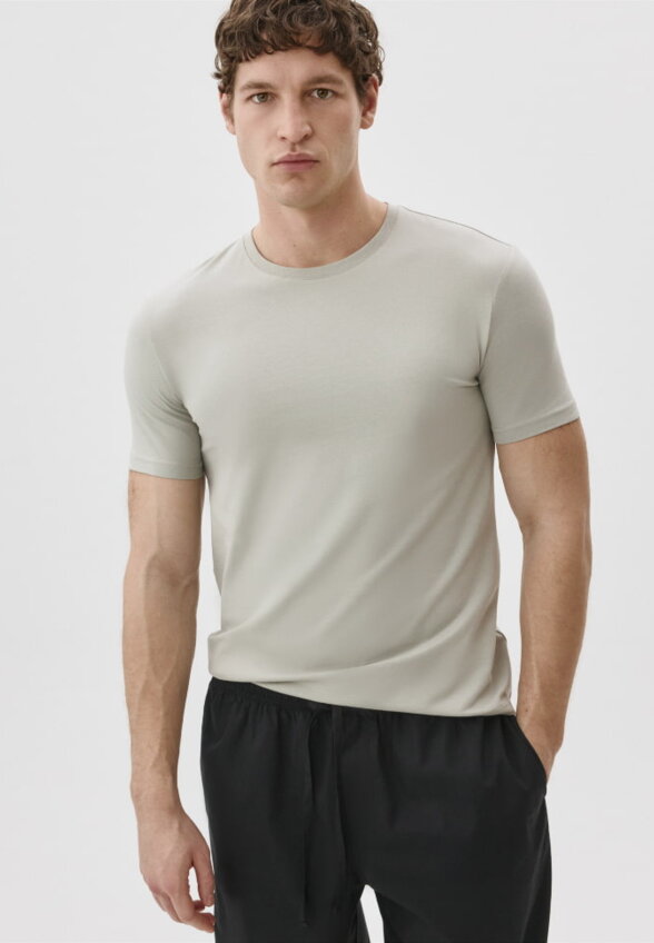 Футболка SLIM FIT базовая