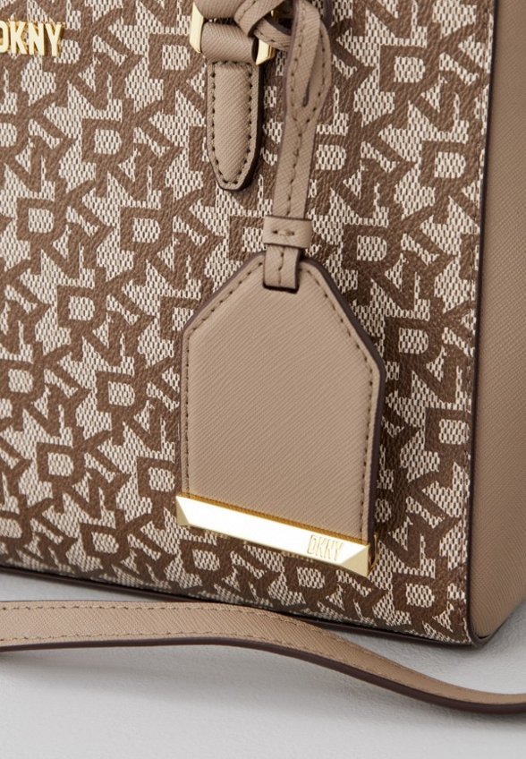 Сумка и брелок DKNY