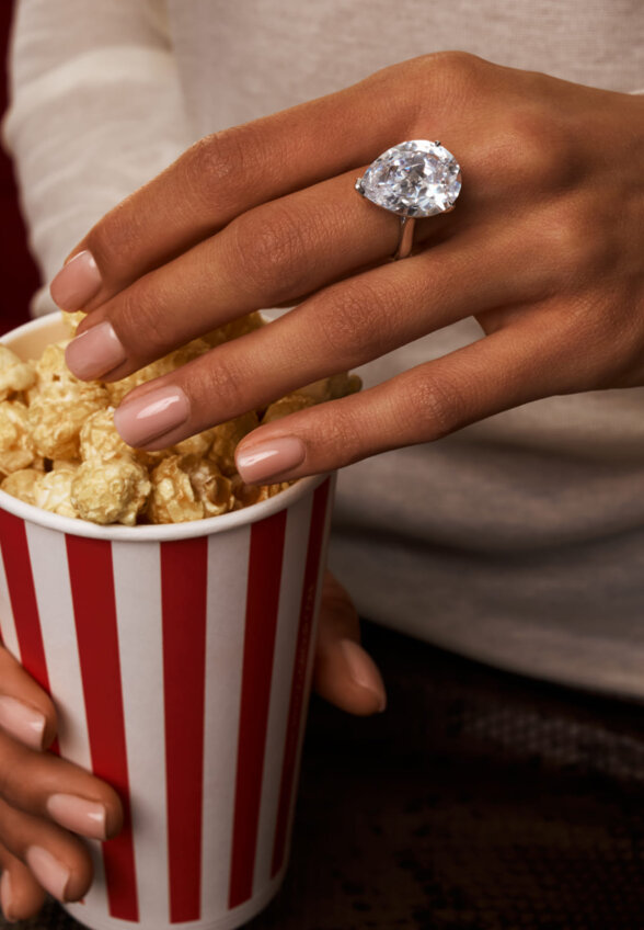 Коктейльное кольцо из серебра с фианитом Груша MIE