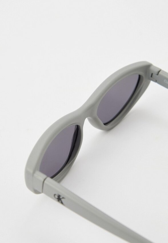 Очки солнцезащитные Calvin Klein Jeans