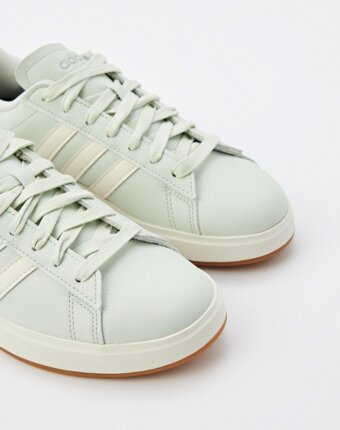 Кеды adidas женщинам