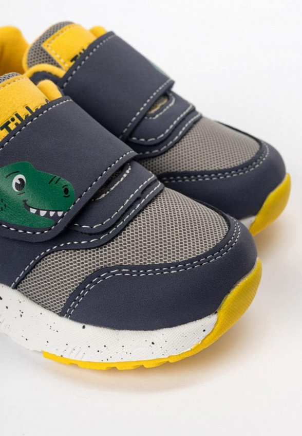 Кроссовки Tikkago