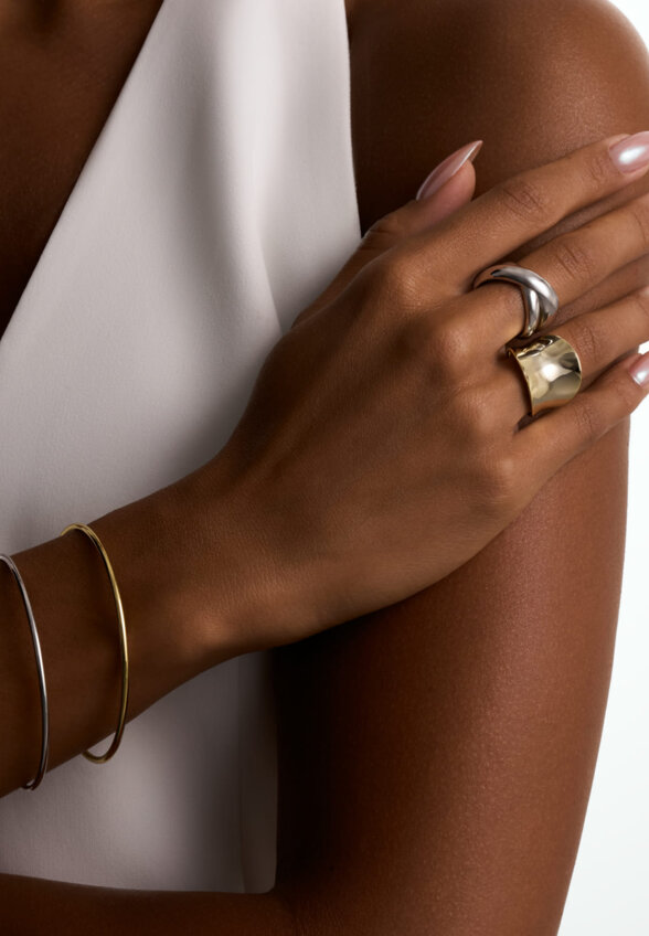 Широкое кольцо вогнутой формы из серебра в покрытии желтое золото MIE