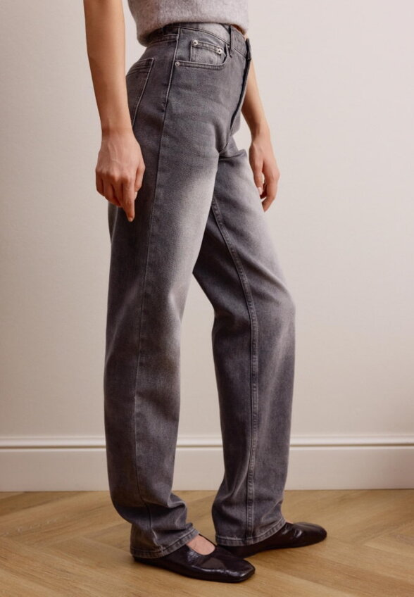 Джинсы Straight Fit с эффектом стирки