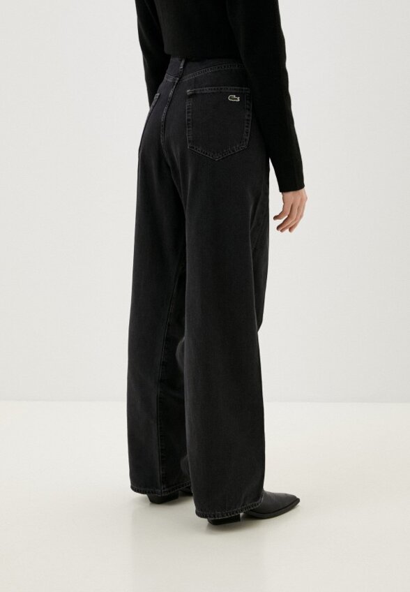 Джинсы Lacoste