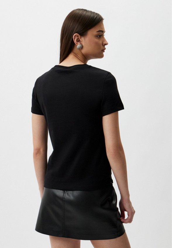 Футболка Guess