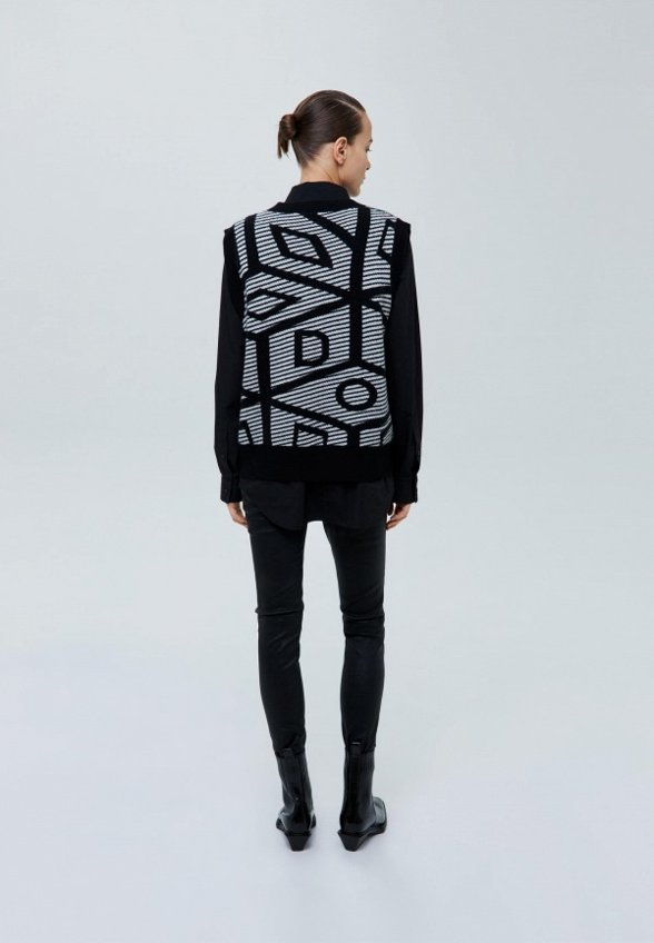 Жилет IDOL