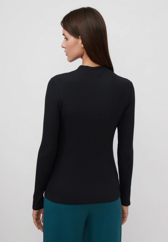 Водолазка Modis