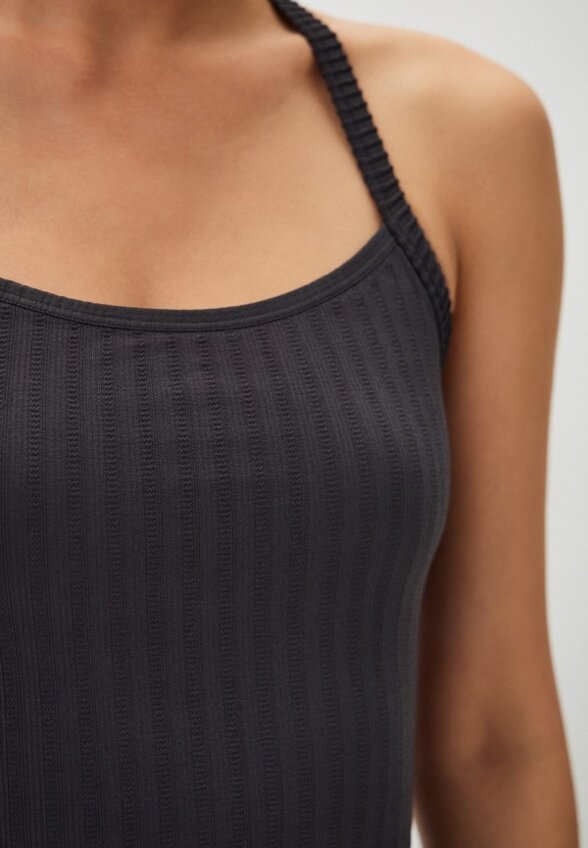 Топ спортивный Nux