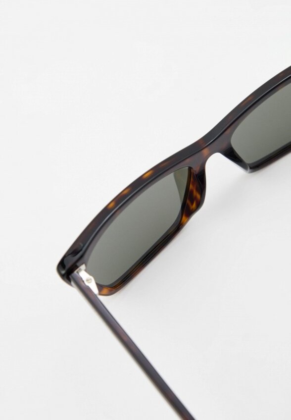 Очки солнцезащитные Saint Laurent