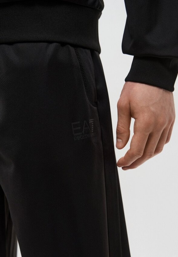 Костюм спортивный EA7