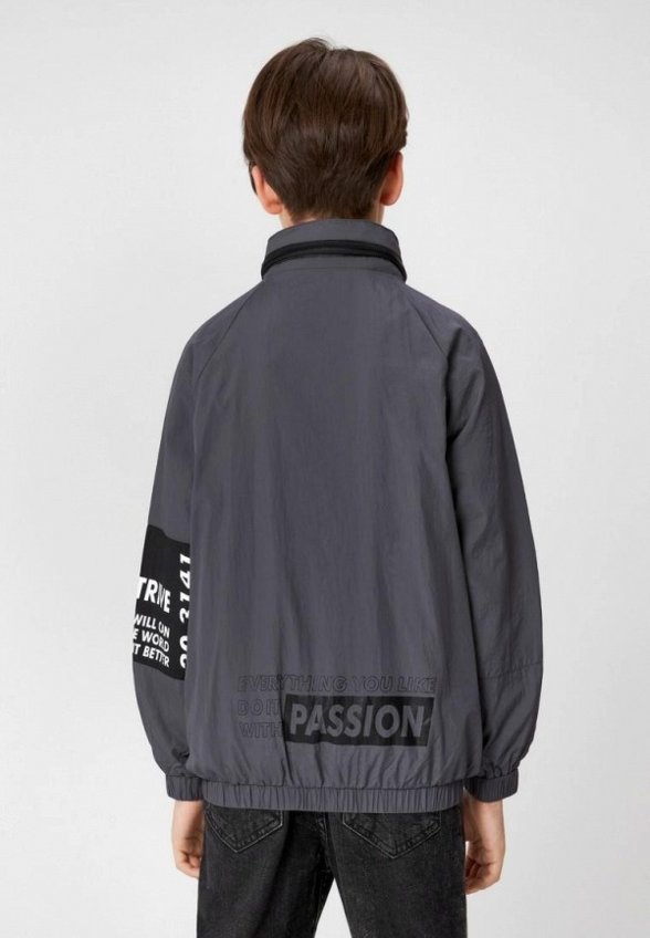 Ветровка Acoola