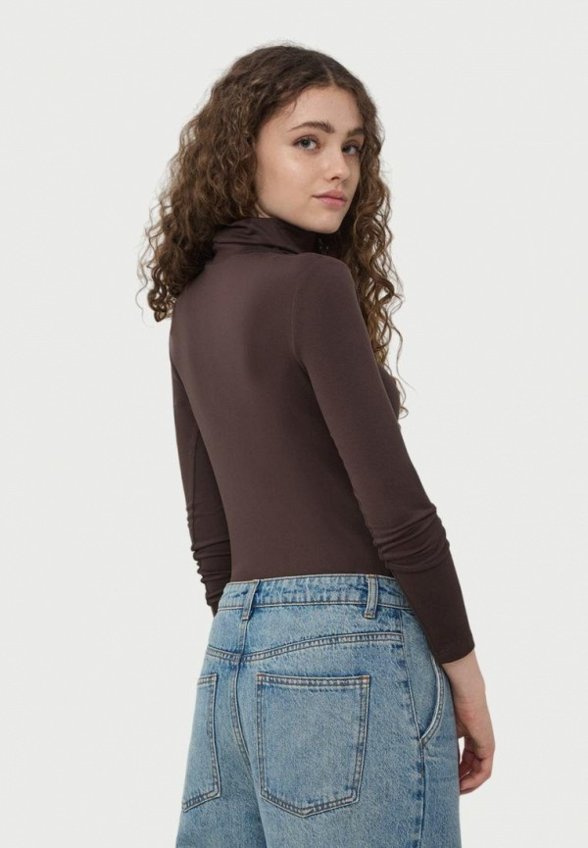 Водолазка Terranova