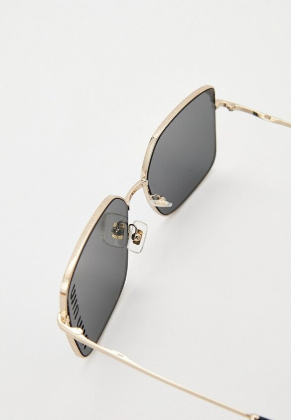 Очки солнцезащитные Miu Miu