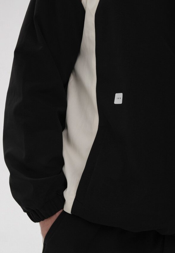 Ветровка Twiw