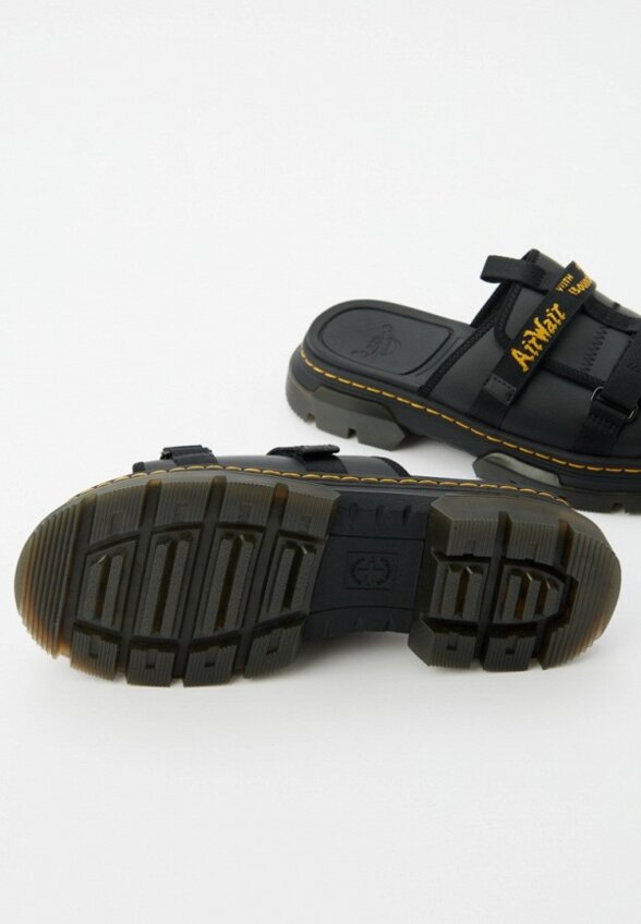 Сабо Dr. Martens