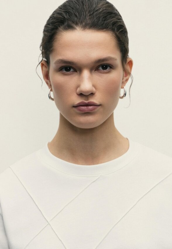 Футболка Zarina